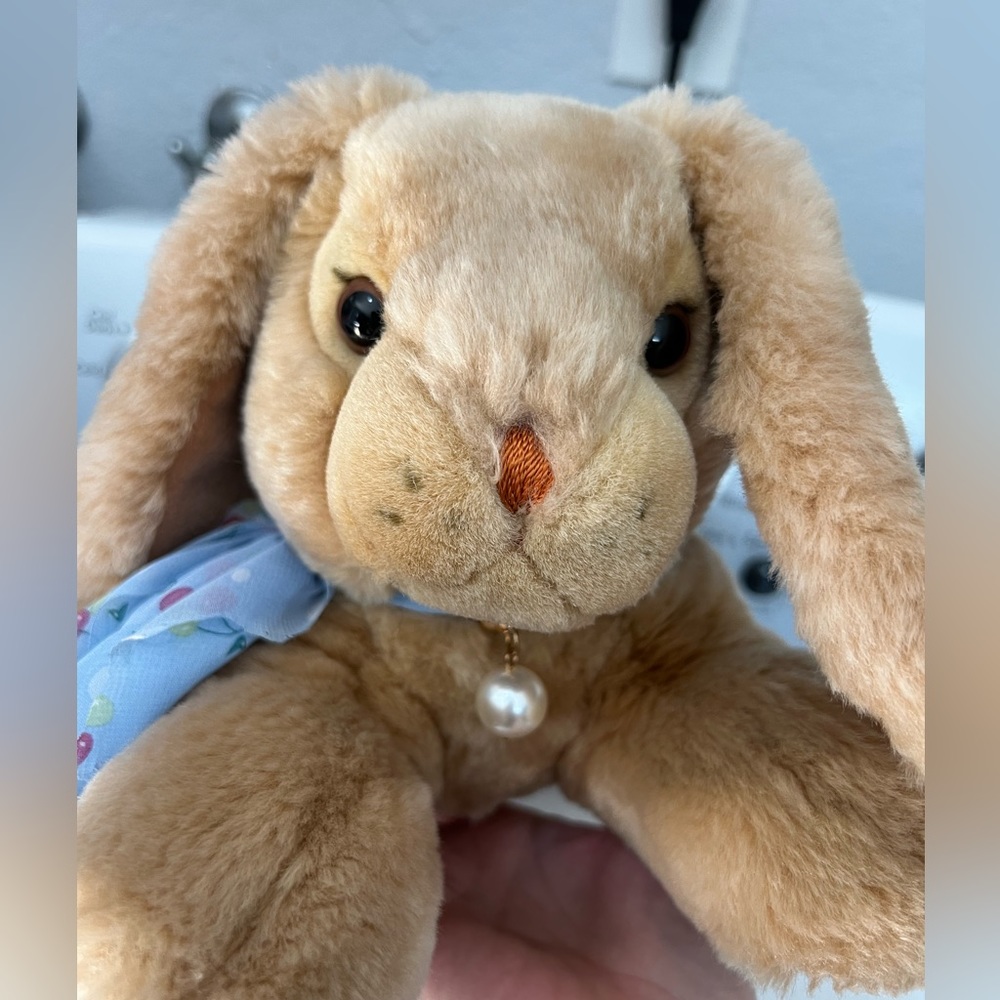 Gorgeous plush bunny in excellent condition